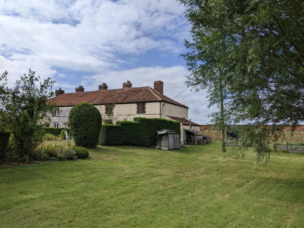 5 bedroom end of terrace house for sale in River Road, Pawlett, TA6