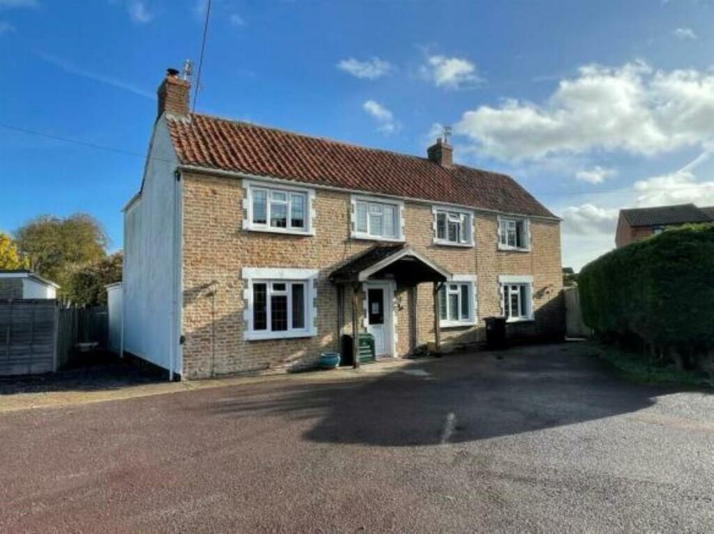 6 bedroom detached house for sale in Main Road, West Huntspill