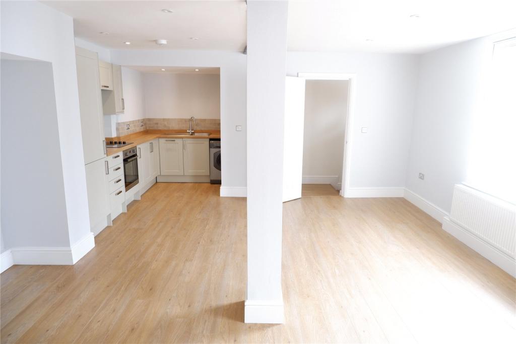 6 bedroom property for sale in High Street, Twyford, Reading, Berkshire