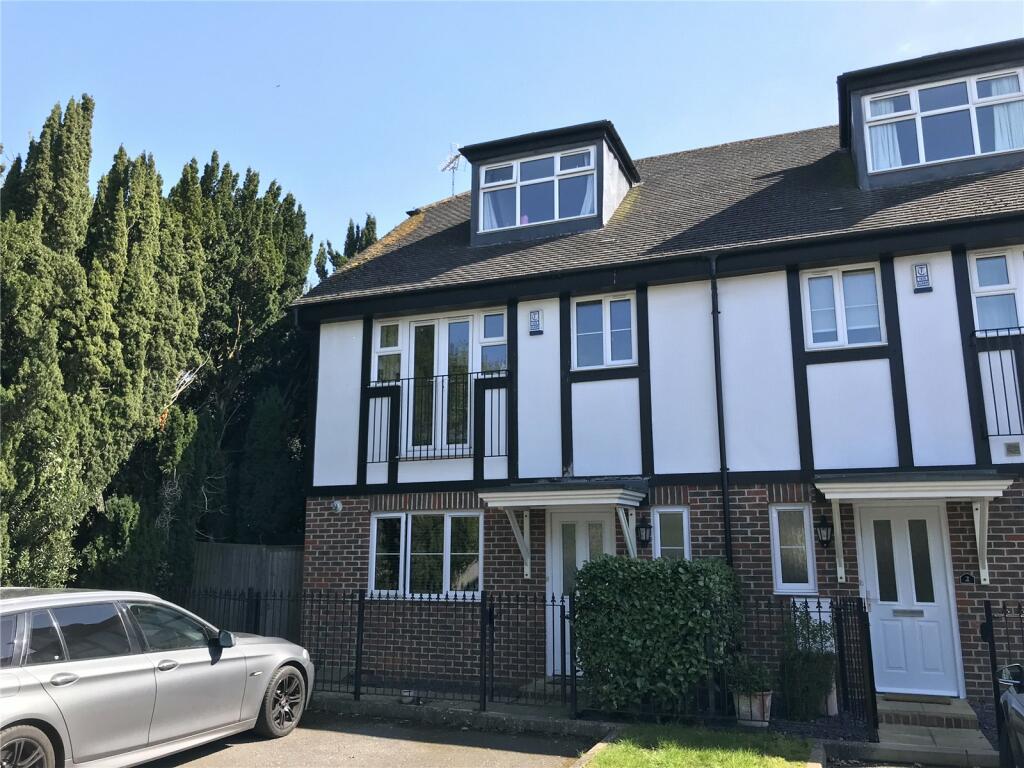 3 bedroom end of terrace house for sale in Mulberry Close, Twyford, Reading, Berkshire, RG10