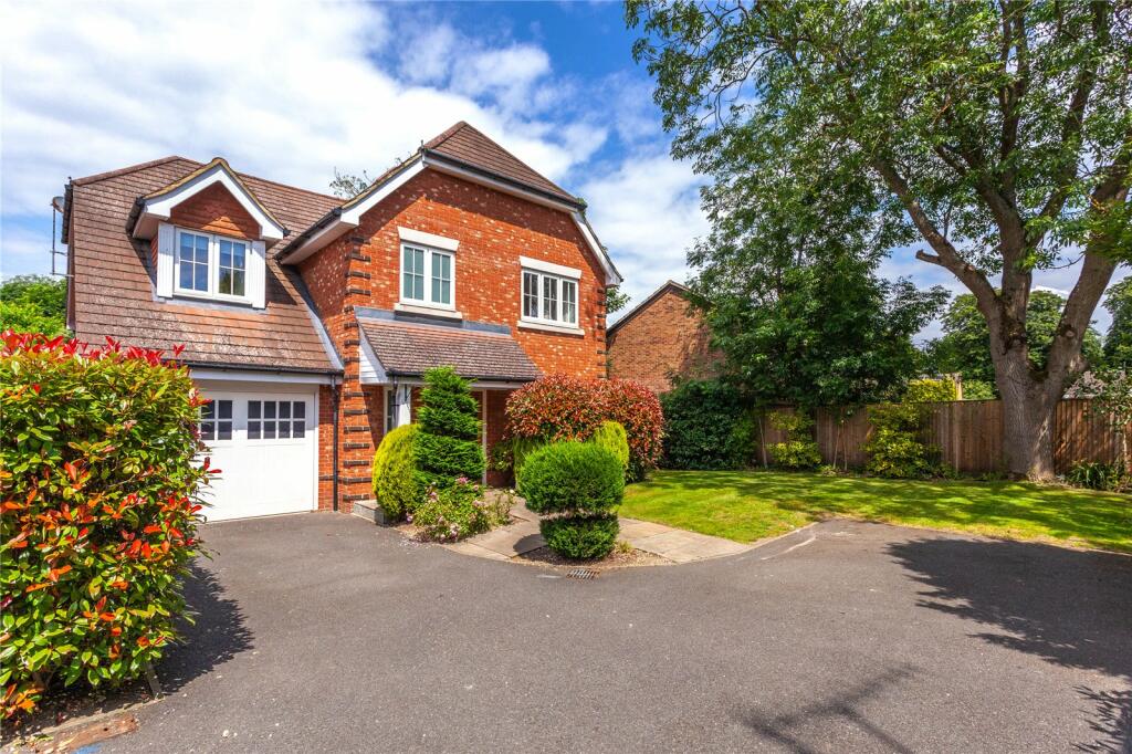 4 bedroom detached house for sale in Henderson Close, Woodley, Reading, Berkshire, RG5