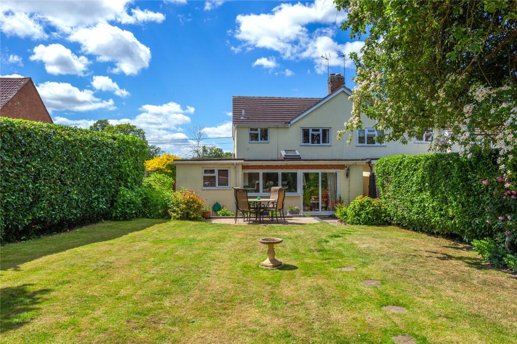 3 bedroom semidetached house for sale in Hungerford Lane, Shurlock Row