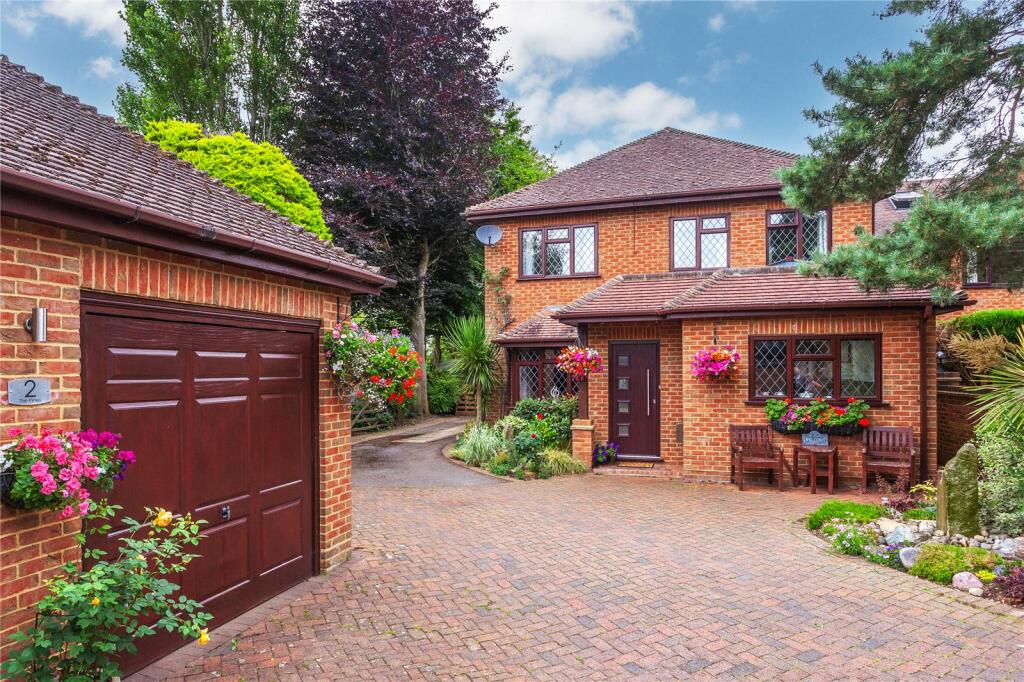 Main image of property: The Pines, Twyford, Reading, Berkshire, RG10