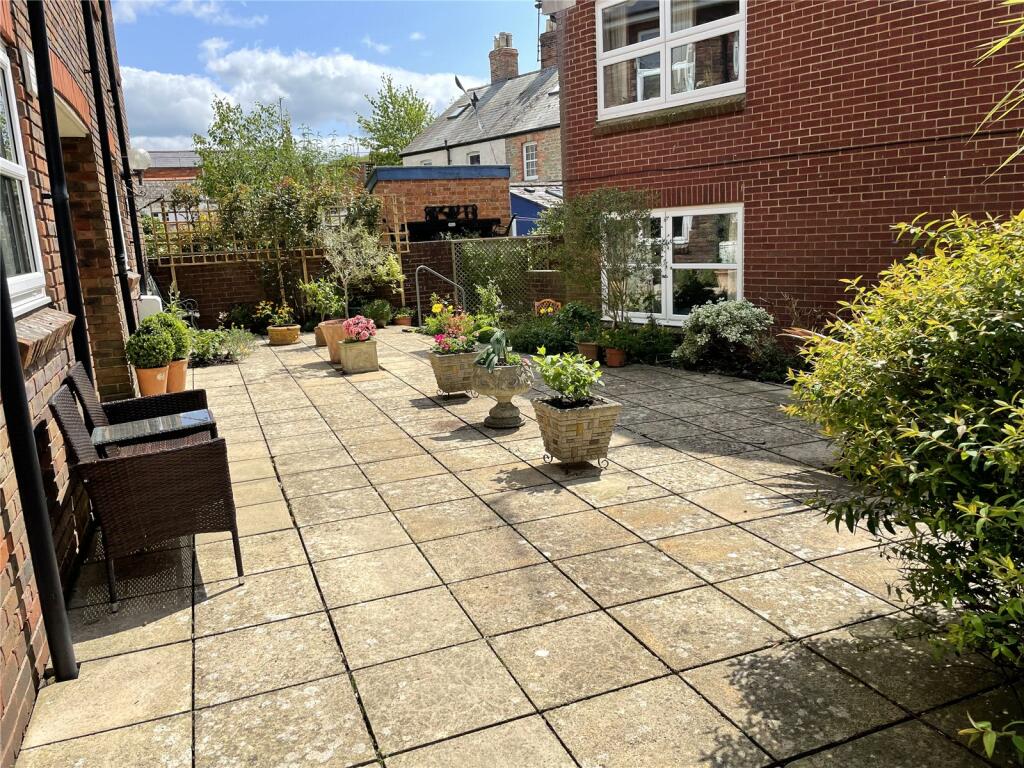 3 bedroom apartment for sale in Norfolk Court, East Street, Bridport