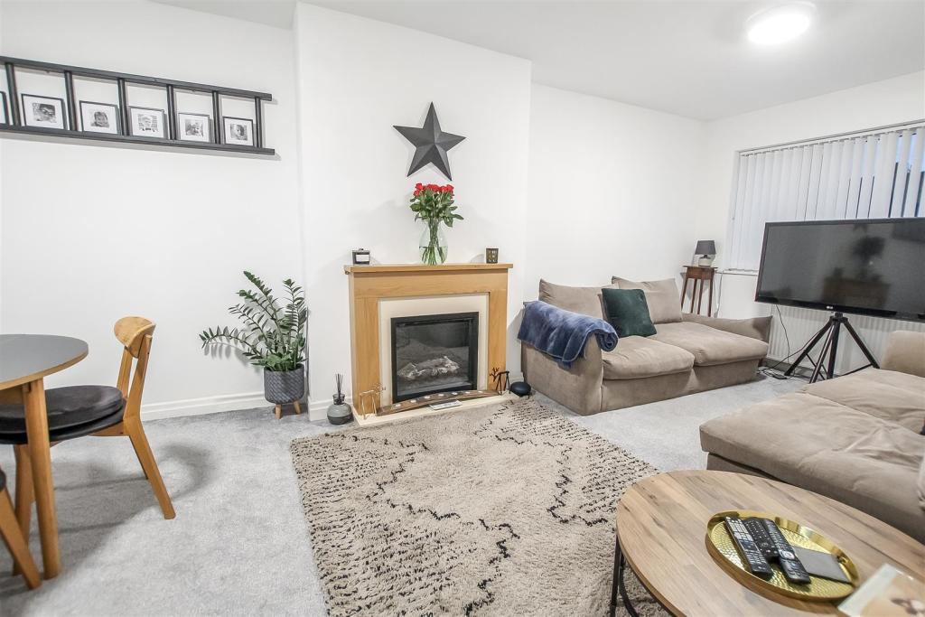 2 bedroom semidetached bungalow for sale in St. Annes Gardens