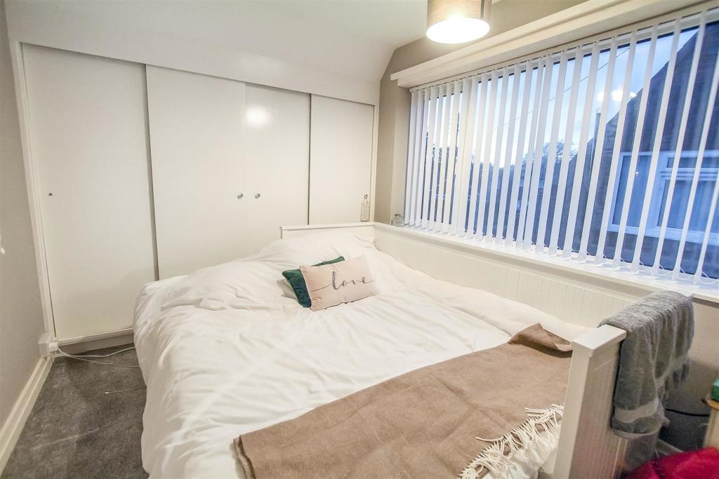 2 bedroom semidetached bungalow for sale in St. Annes Gardens