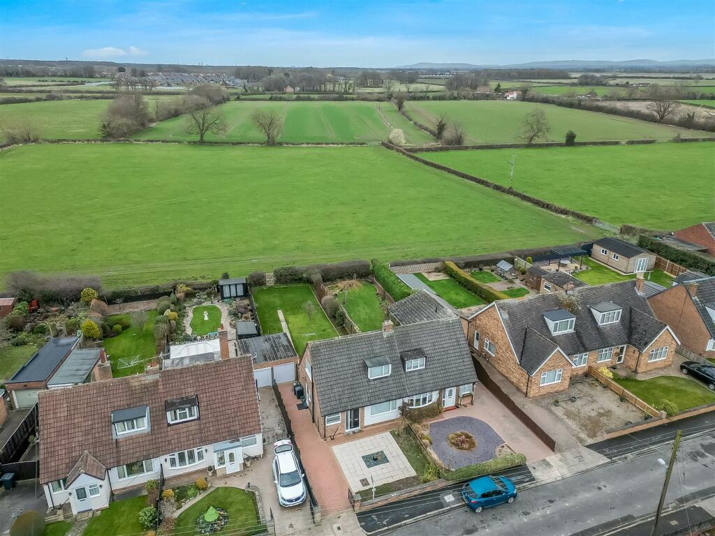 2 bedroom semidetached bungalow for sale in St. Annes Gardens