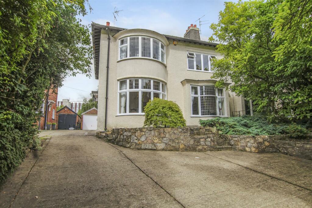 4 bedroom semidetached house for sale in Woodland Road, Darlington, DL3