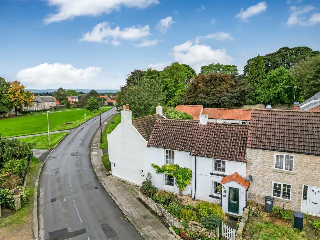 3 bedroom cottage for sale in East Green, Heighington Village, Newton