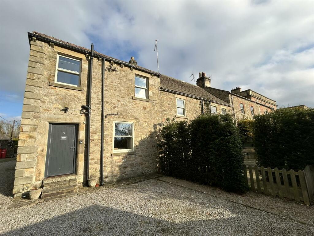 2 bedroom end of terrace house for rent in Easby Court, Easby, DL10