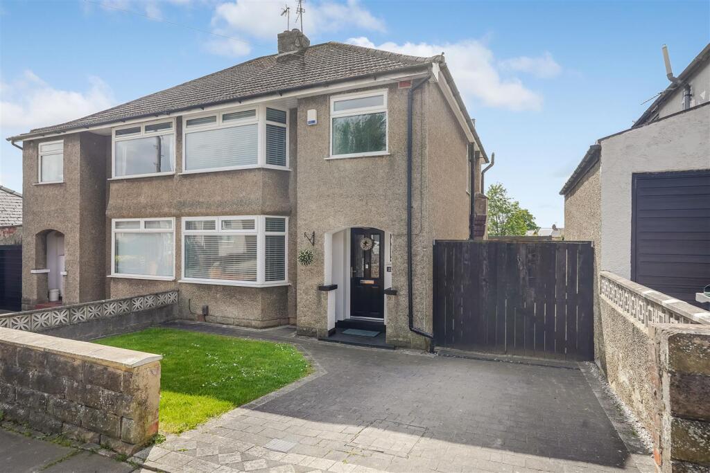 3 bedroom semi-detached house