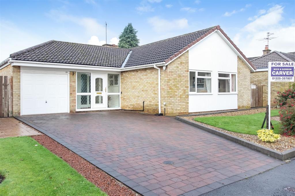 3 bedroom detached bungalow for sale in Friars Pardon, Hurworth