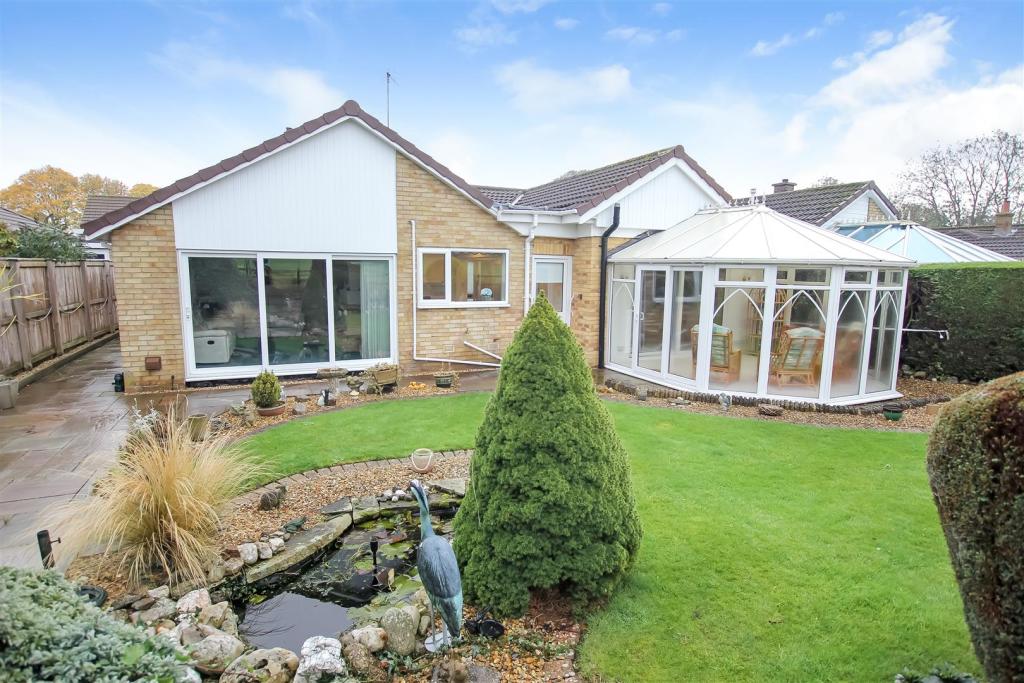 3 bedroom detached bungalow for sale in Friars Pardon, Hurworth