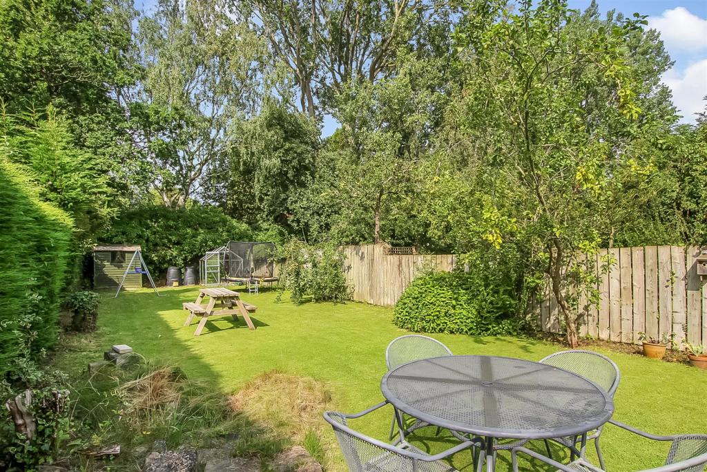 3 bedroom semidetached house for sale in Salutation Road, Darlington, DL3