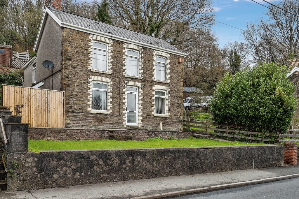 3 bedroom detached house for sale in Swansea Road, Pontardawe, Swansea