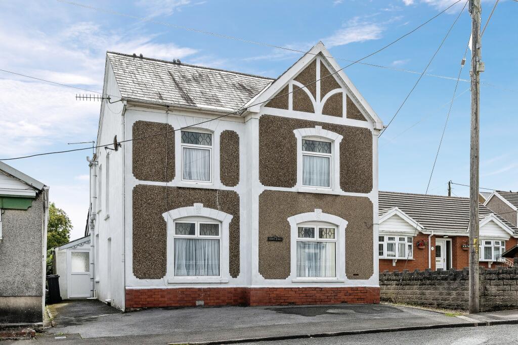 4 bedroom detached house for sale in Gwilym Road, Cwmllynfell, Swansea, Neath Port Talbot, SA9