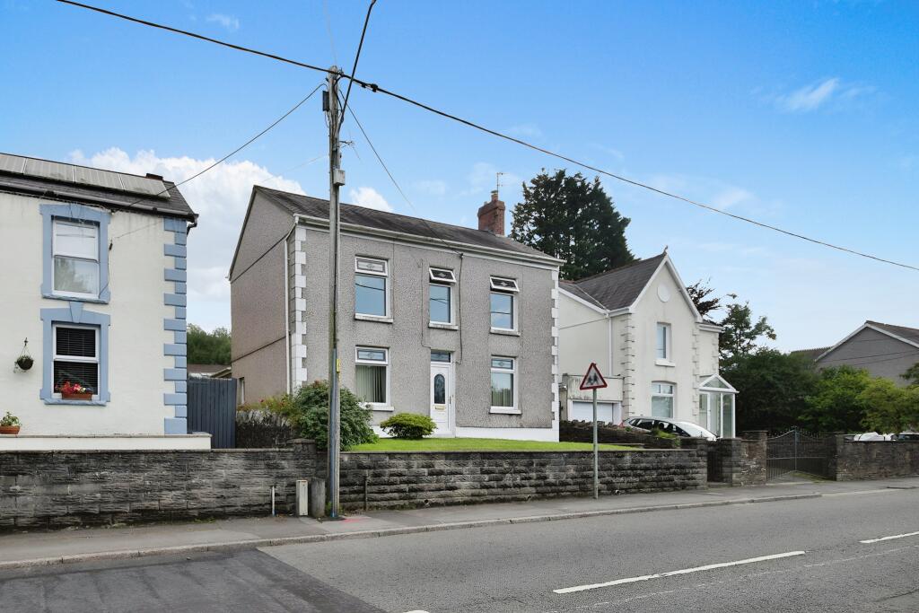 3 bedroom detached house for sale in Commercial Road, Rhydyfro