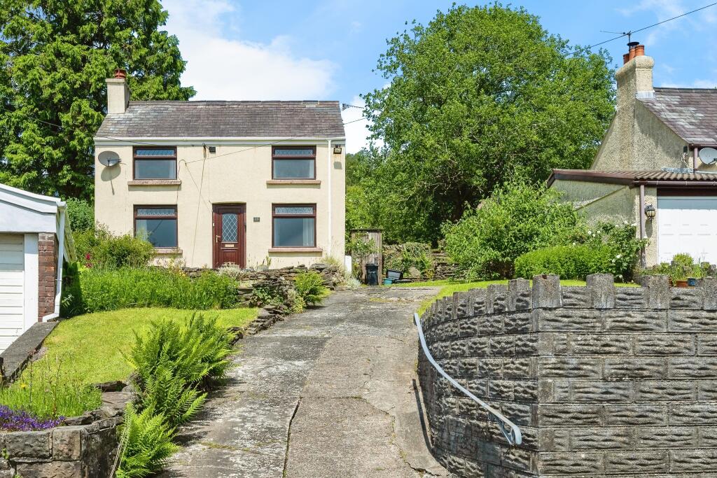 2 bedroom detached house for sale in Brynllewelyn, Alltwen, Pontardawe