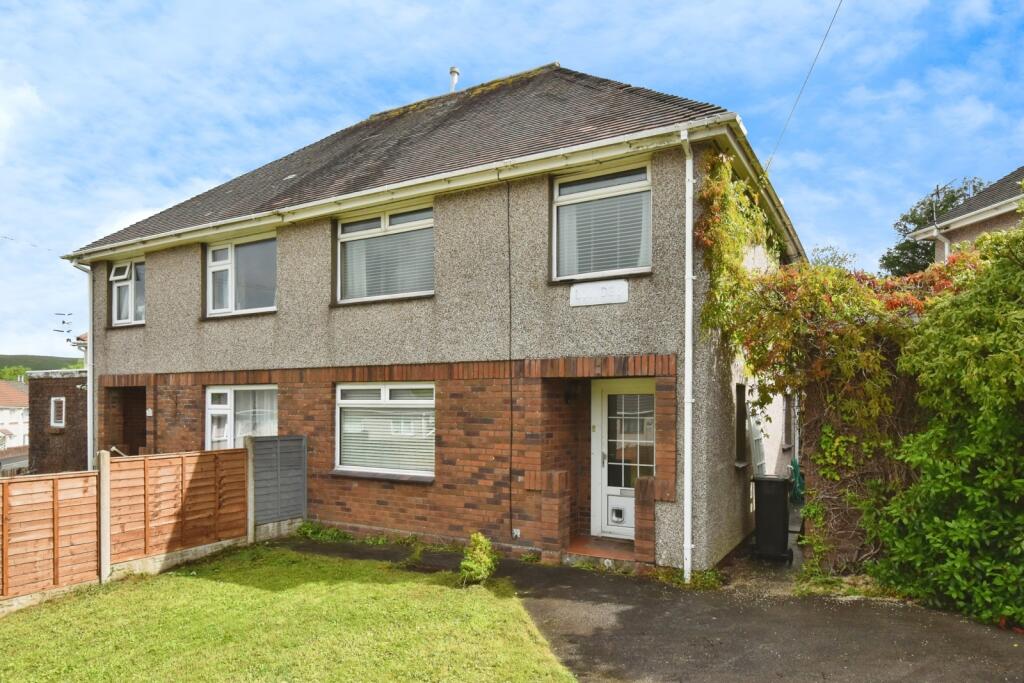 Main image of property: Lon Deg, Pontardawe, Swansea, Neath Port Talbot, SA8