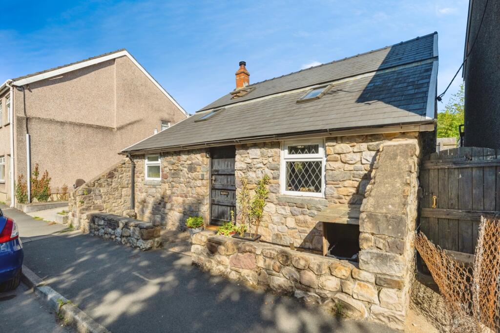 Main image of property: Heol Giedd, Ystradgynlais, Powys, SA9