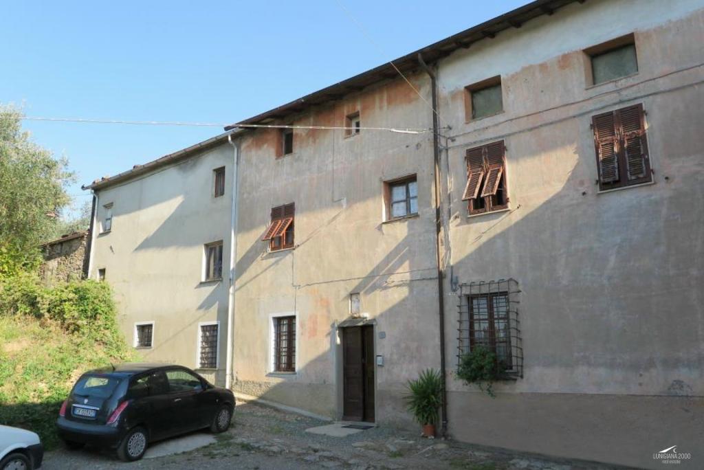 7 bedroom village house for sale in Tuscany, Lunigiana, Aulla, Italy