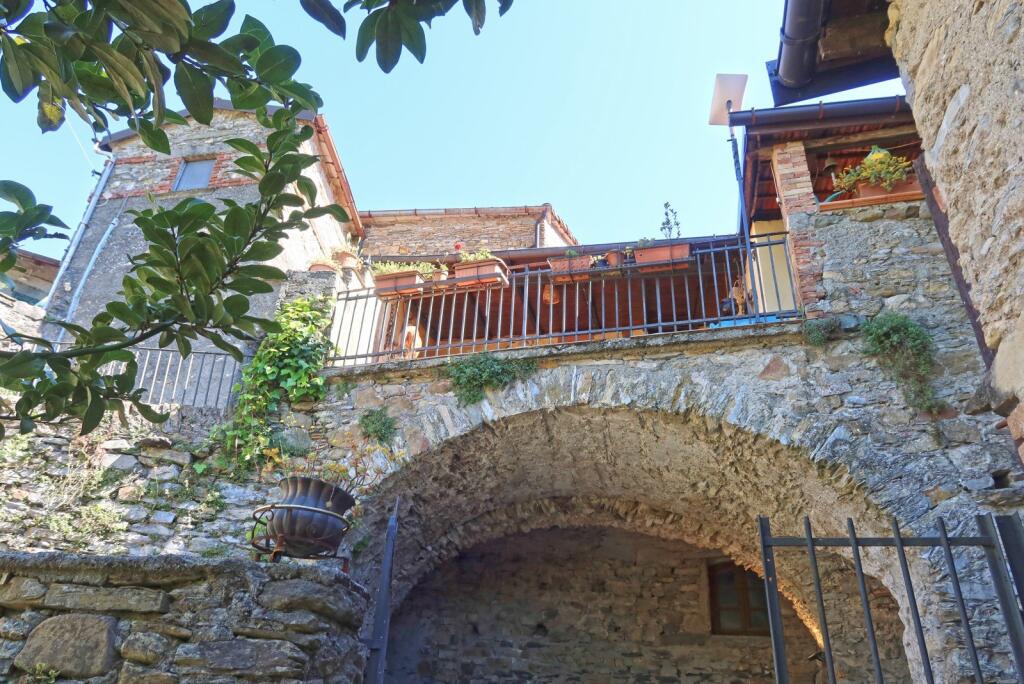 Main image of property: Tuscany, Lunigiana, Comano