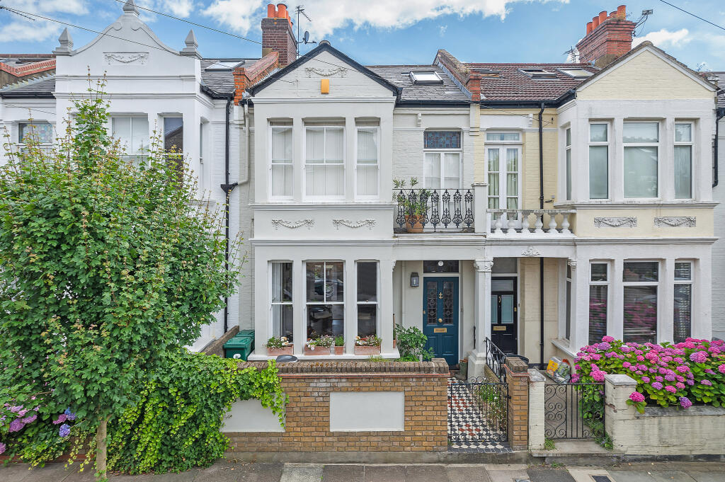 Main image of property: Gartmoor Gardens, SW18