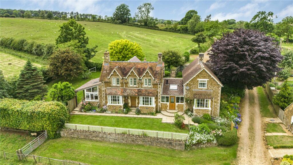 5 bedroom detached house for sale in Epwell, Banbury, Oxfordshire, OX15