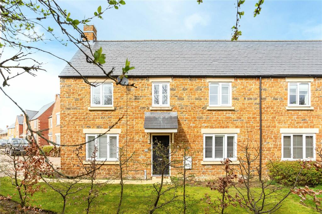 4 bedroom semidetached house for sale in Bloxham, Banbury, Oxfordshire, OX15