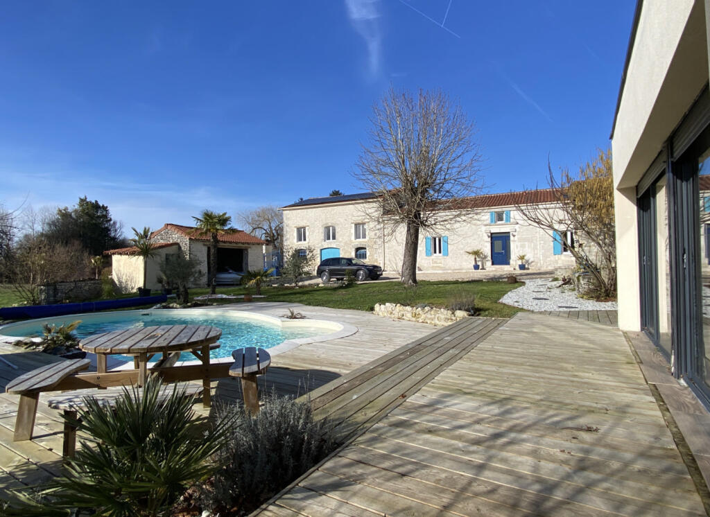 Main image of property: Poitou-Charentes, Charente-Maritime, Cierzac