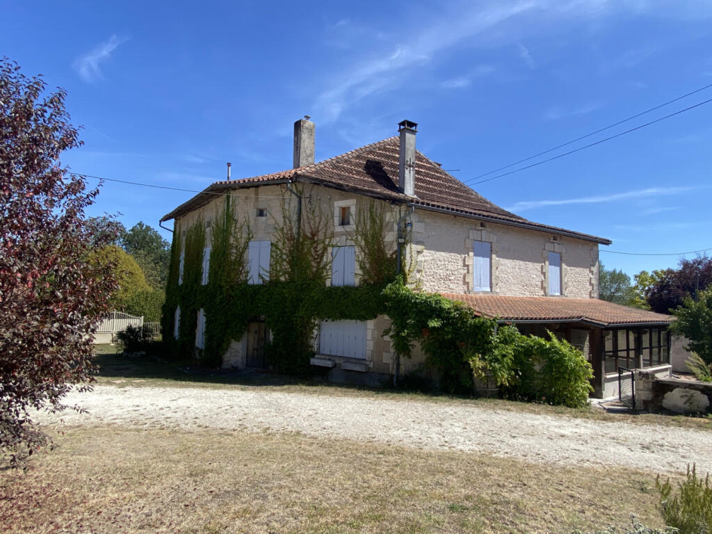Main image of property: Poitou-Charentes, Charente, Aubeterre-sur-Dronne