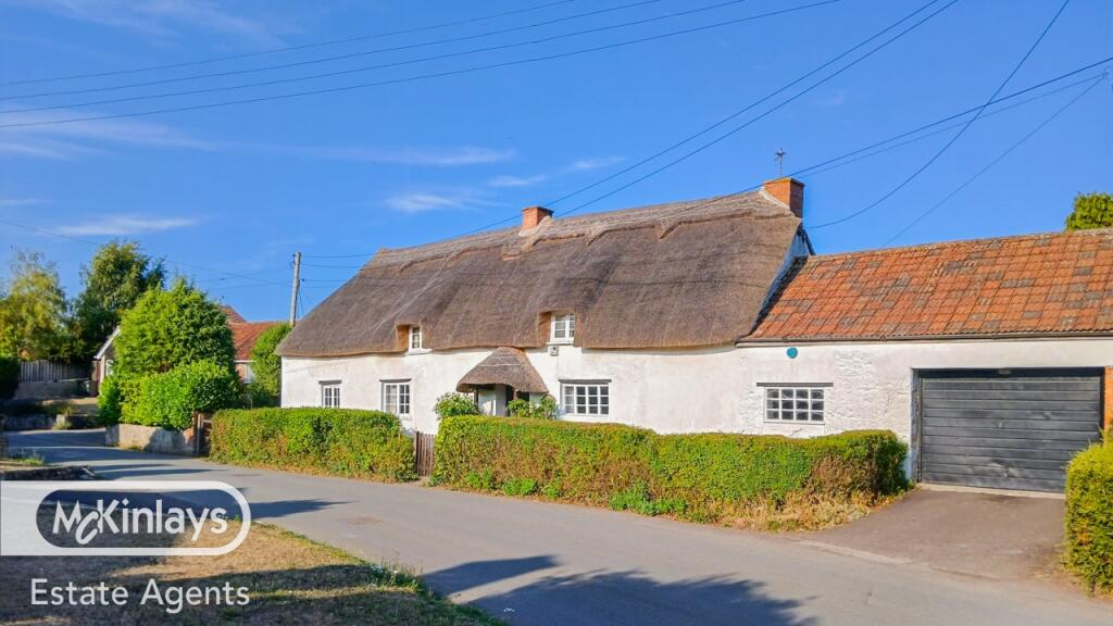 Main image of property: 500 Years of Character — Yours to Call Home,  c. 165 SQM, Middlezoy