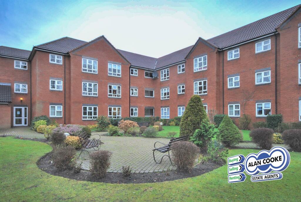 1 bedroom retirement property for sale in Woodlands, The Spinney