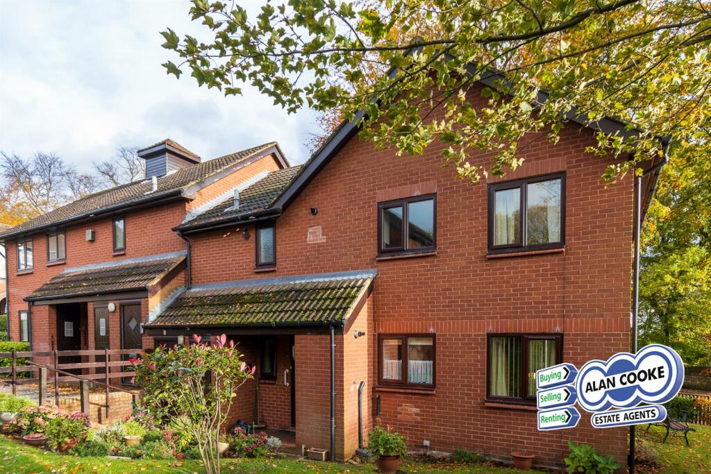 2 bedroom retirement property for sale in Maple Croft, Shadwell Lane