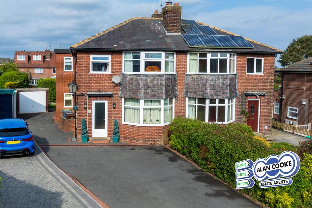 Main image of property: Hawks Nest Gardens West, Alwoodley