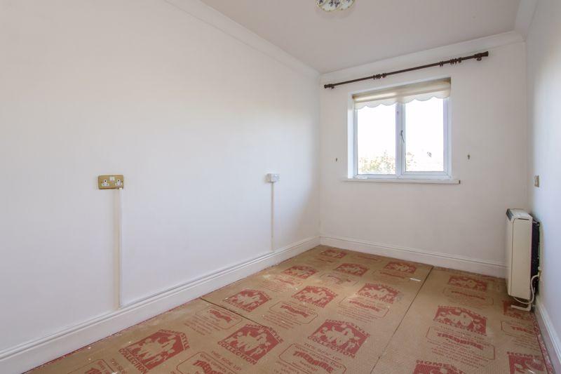 1 bedroom retirement property for sale in Stanwell Road, Penarth, CF64