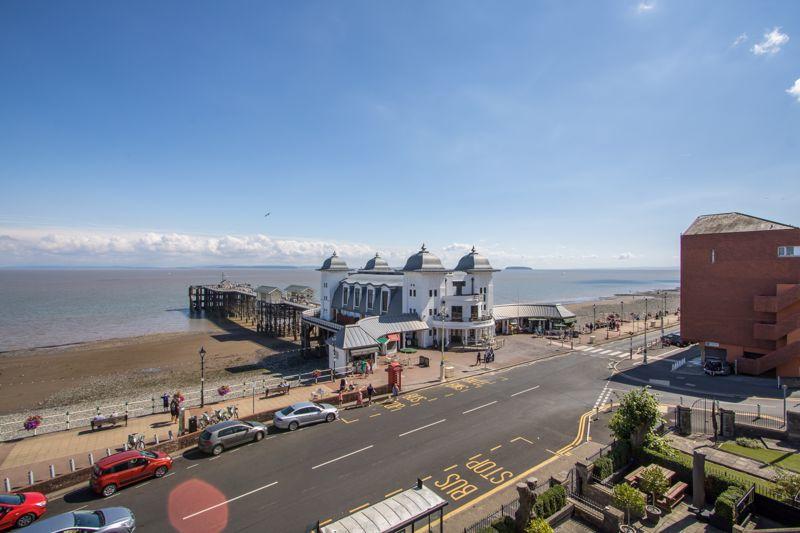 2 bedroom flat for sale in The Esplanade, Penarth, CF64