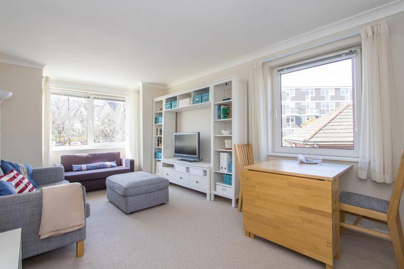 1 bedroom flat for sale in Homeside House, Bradford Place, Penarth, CF64
