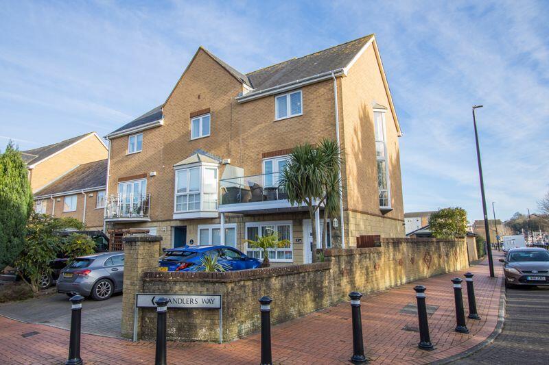 3 bedroom end of terrace house for sale in Chandlers Way, Penarth