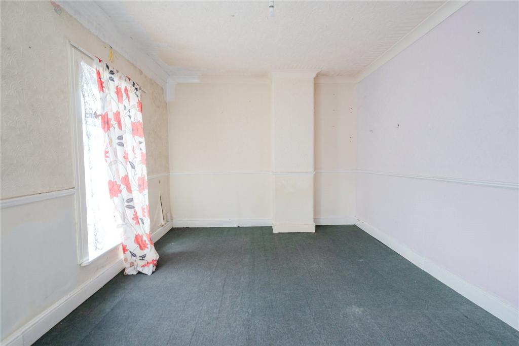 2 bedroom terraced house for sale in Willingham Street, Grimsby