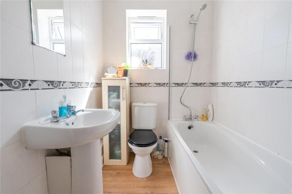 2 bedroom apartment for sale in Oxford Street, Cleethorpes, Lincolnshire, DN35