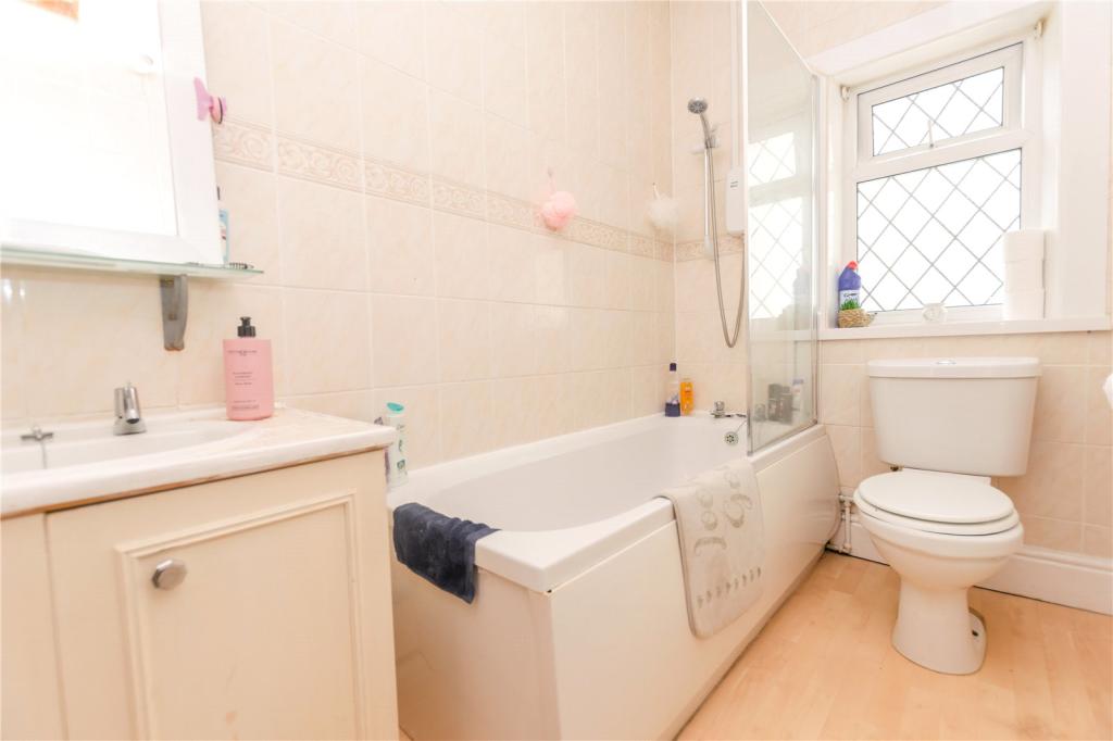 2 bedroom apartment for sale in Grimsby Road, Cleethorpes, Lincolnshire