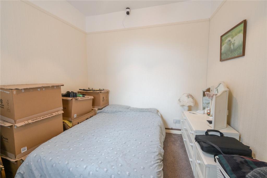 2 bedroom apartment for sale in Ainslie Street, Grimsby, N E Lincs, DN32