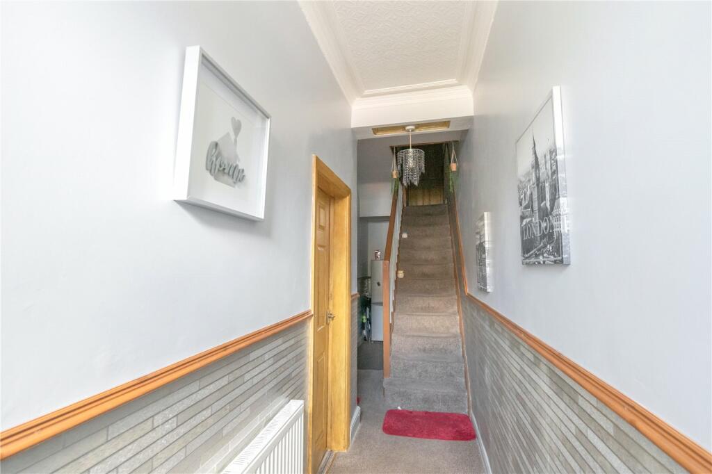 3 bedroom terraced house for sale in Wellington Street, Grimsby, DN32