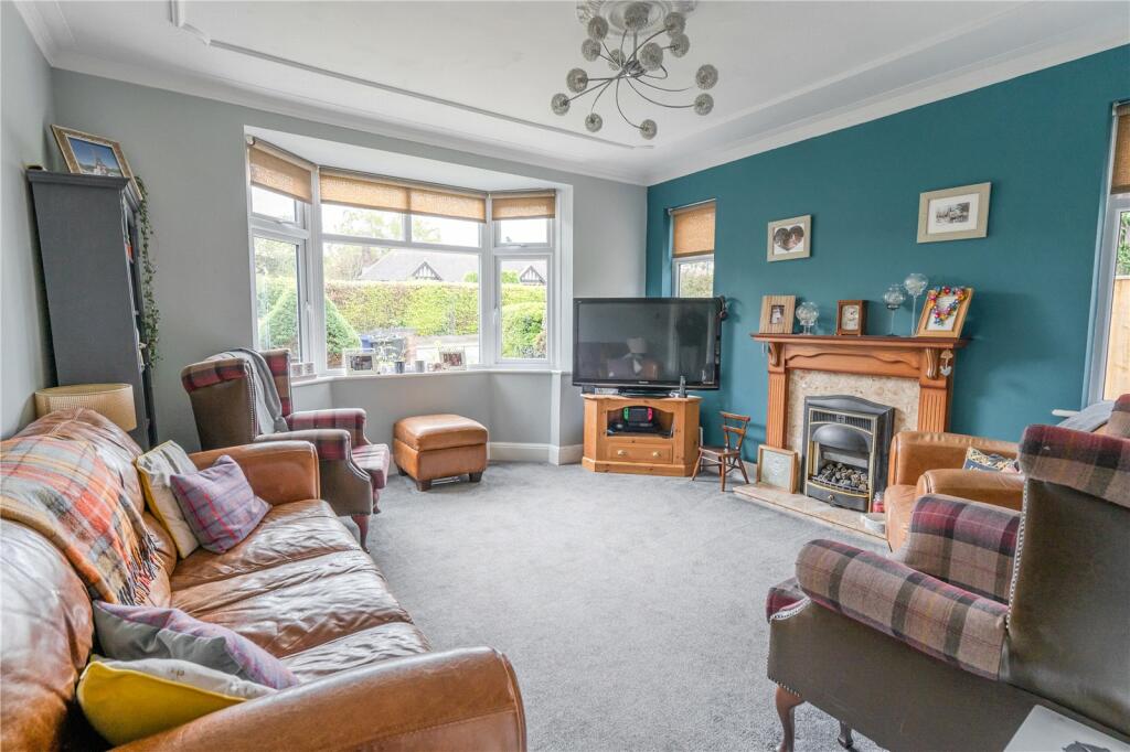 3 bedroom semidetached house for sale in Grantham Avenue, Grimsby