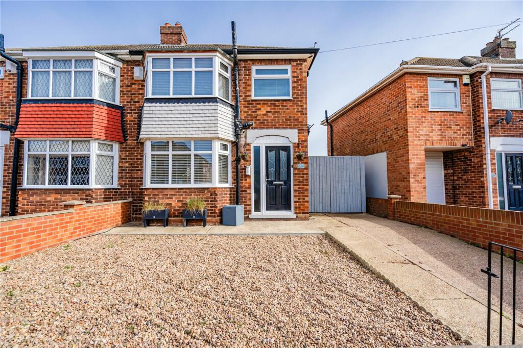3 bedroom semidetached house for sale in Penshurst Road, Cleethorpes