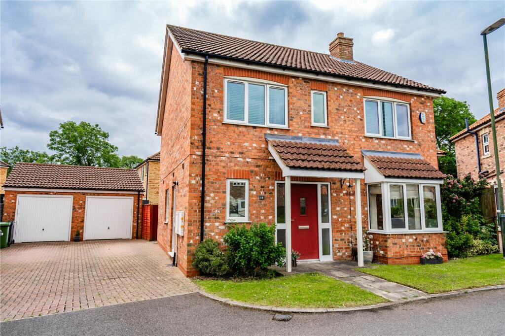 4 bedroom detached house for sale in Saxonfields Drive, Stallingborough