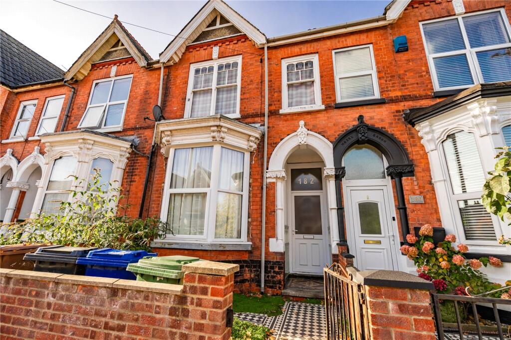4 bedroom terraced house