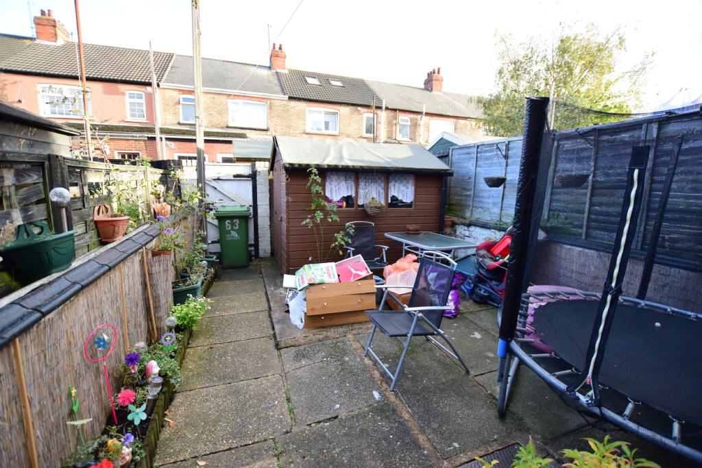 3 bedroom terraced house for sale in Henry Street, Grimsby, DN31