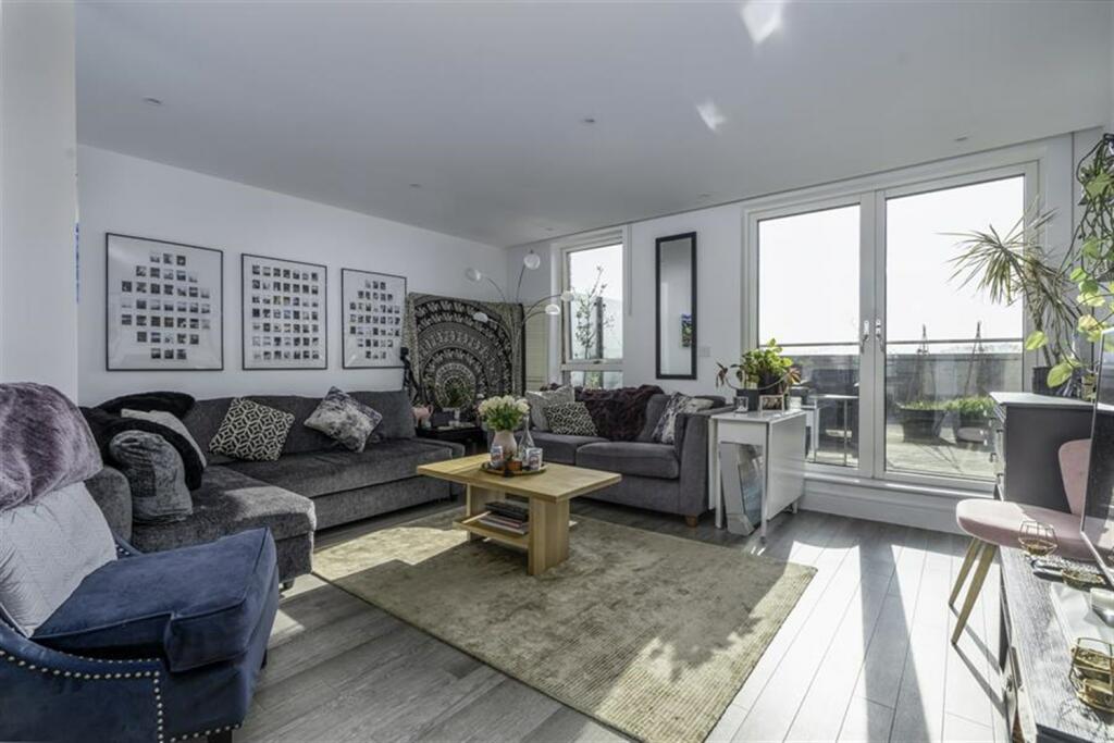 2 bedroom apartment for sale in Gaumont Place, Streatham Hill, London, SW2